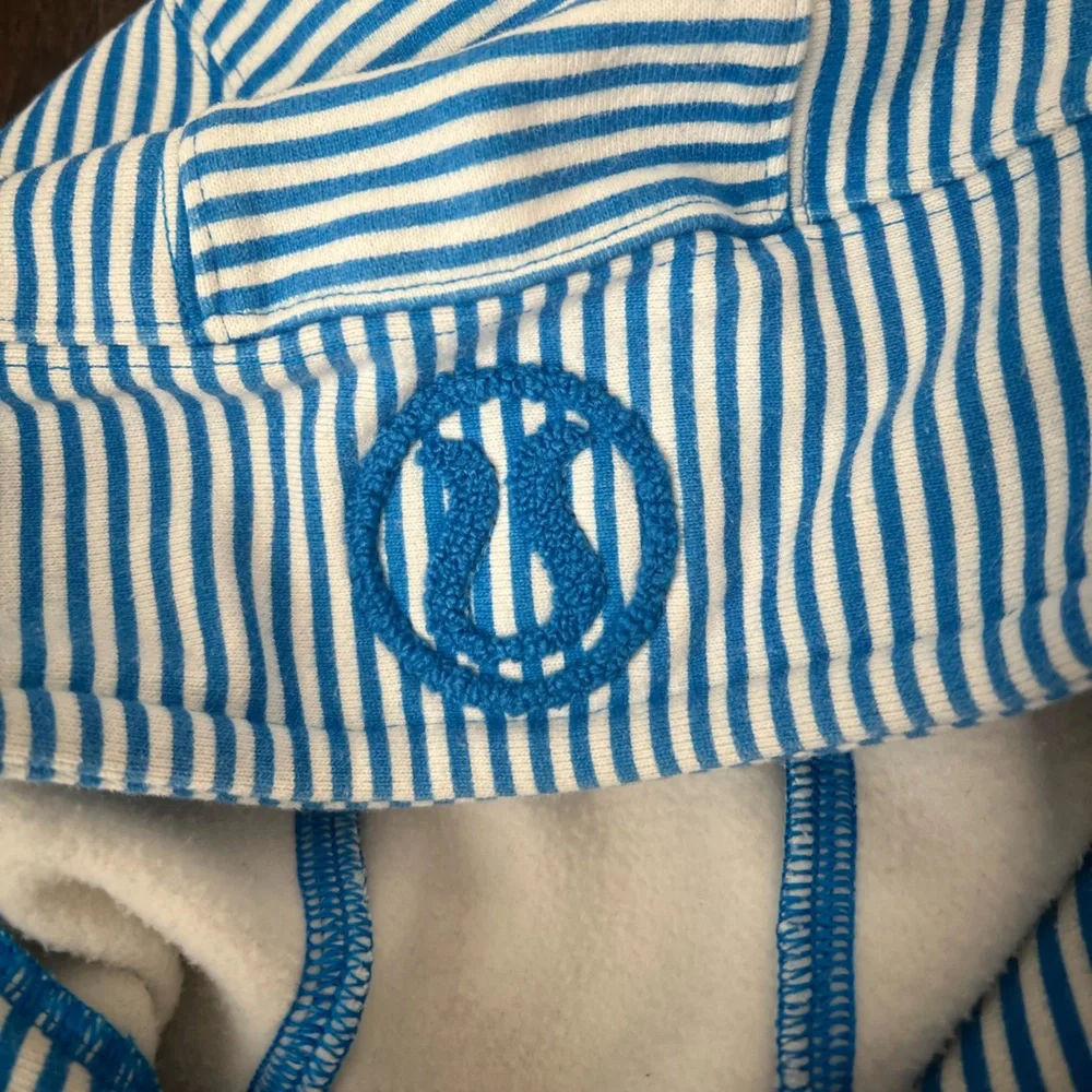 Lululemon Scuba Sweater - Picture 4 of 5